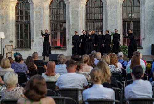 Galeria zdjęć do artykułu - „Wąski most” i tancerze