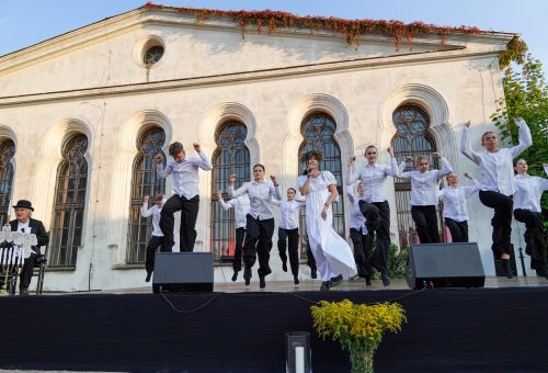 Galeria zdjęć do artykułu - „Wąski most” i tancerze