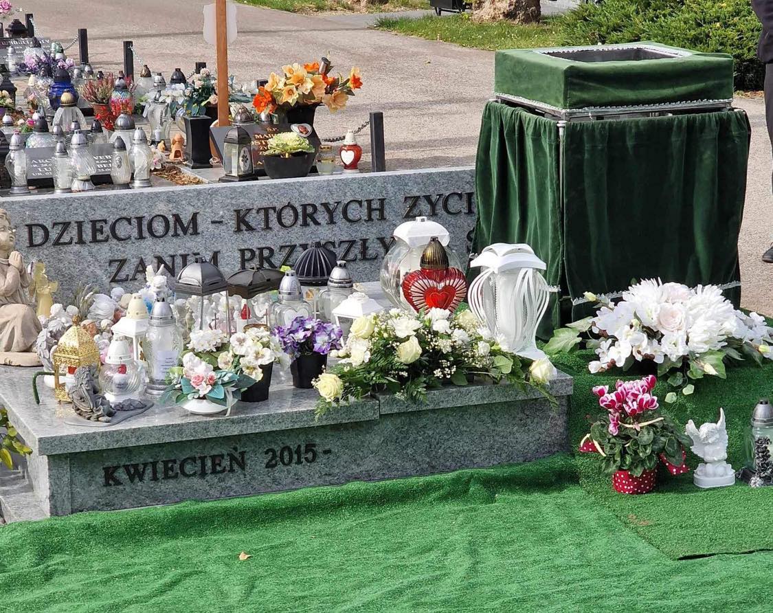 Link do artykułu - Pochówek dzieci martwo urodzonych