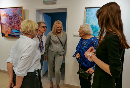 Zdjęcia do artykułu - Wernisaż i spotkanie z pisarką