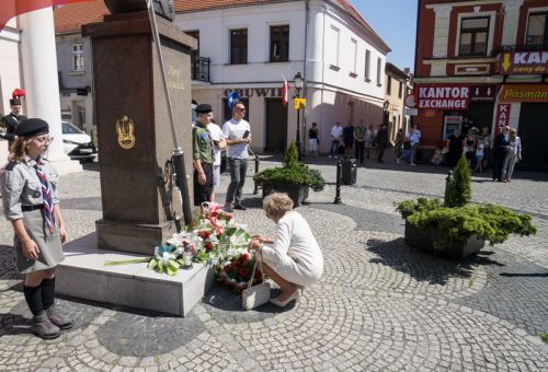 Msza św. i złożenie kwiatów pod pomnikiem Józefa Piłsudskiego