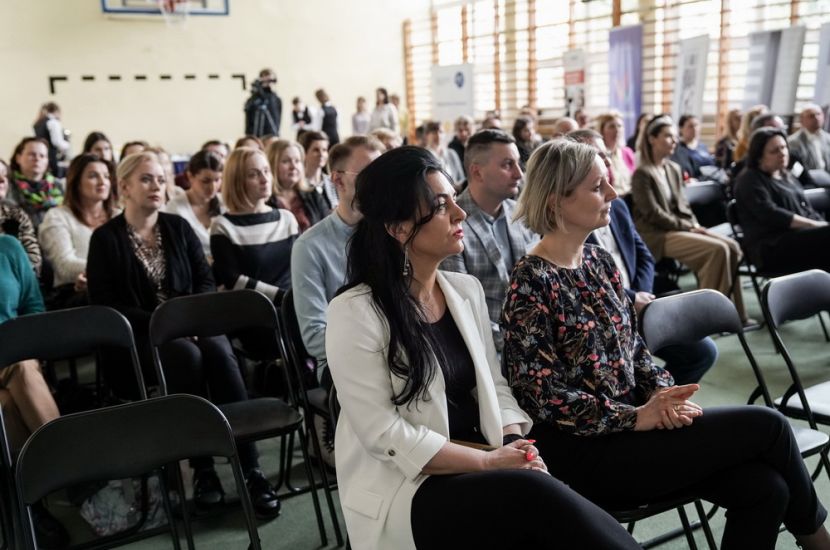 Link do artykułu - Kształcenie zawodowe w kontekście potrzeb rynku pracy
