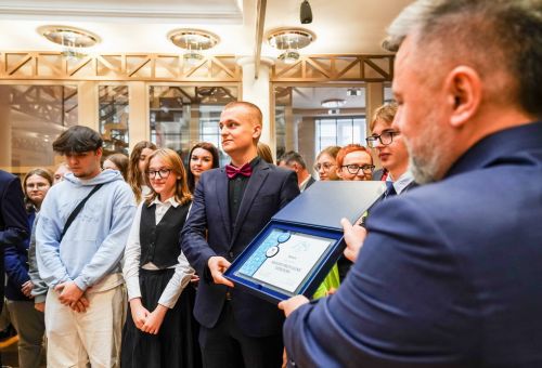Wręczenie tytułu podczas sesji Rady Miasta Konina