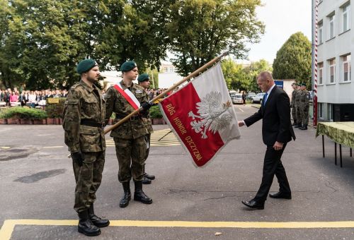 Nowy sztandar na 100-lecie