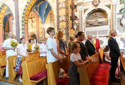 Msza św. i składanie kwiatów pod pomnikiem Marszałka Józefa Piłsudskiego