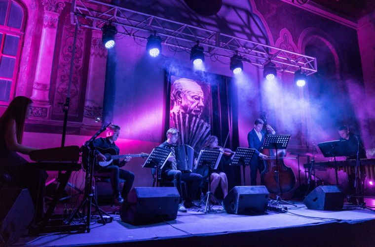 Link do artykułu - "Le Grand Tango" w synagodze