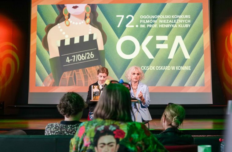 Na zdjęciu widać konferencję prasową poświęconą festiwalowi kina niezależnego