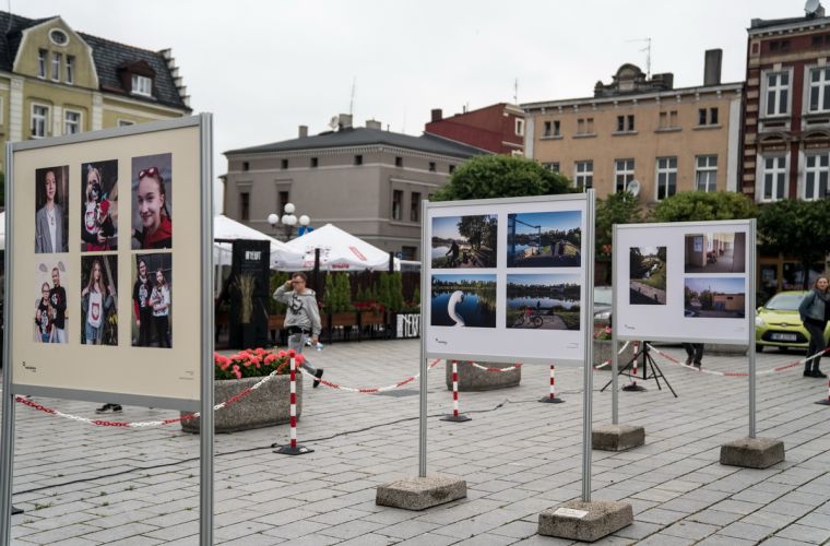 Link do artykułu - Wernisaż z na rynku we Wrześni