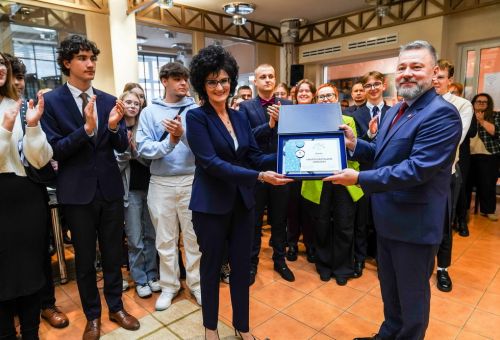 Wręczenie tytułu podczas sesji Rady Miasta Konina