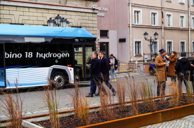 Link do artykułu - Autobus Roku 2025 będzie woził pasażerów MZK