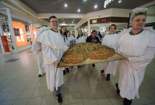 Orkiestrowy tort i chleb od Anielskiej Załogi