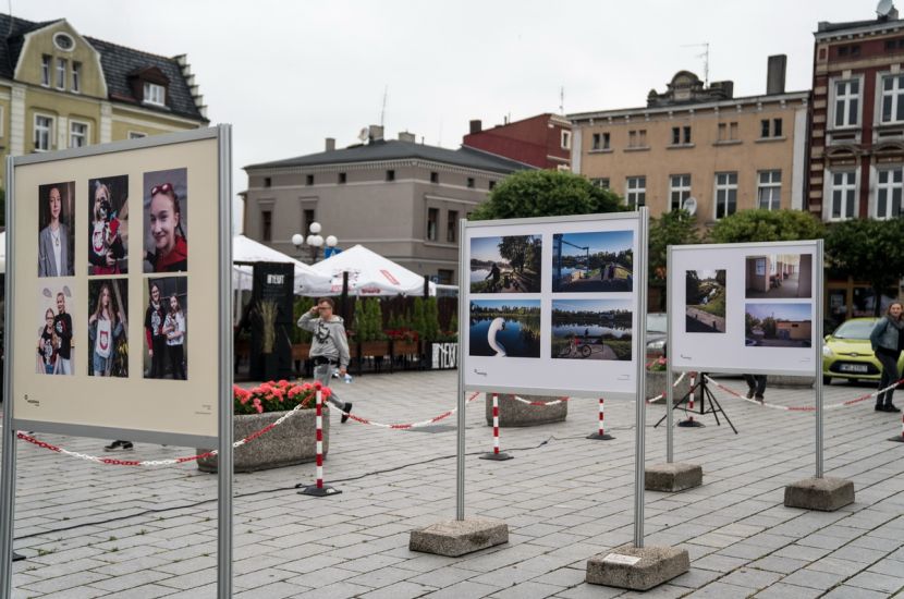Link do artykułu - Wernisaż z na rynku we Wrześni