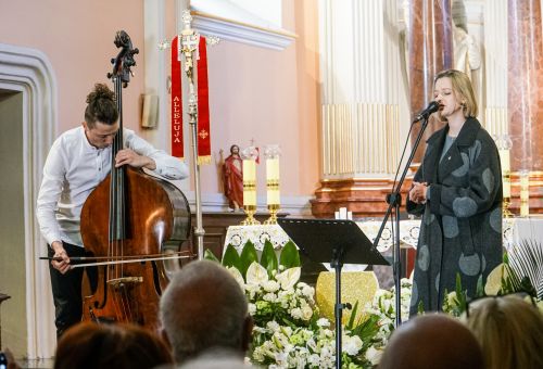 Galeria zdjęć do artykułu - Pieśni Maryjne na Dzień Matki
