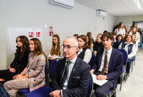 Wręczenie tytułu podczas sesji Rady Miasta Konina