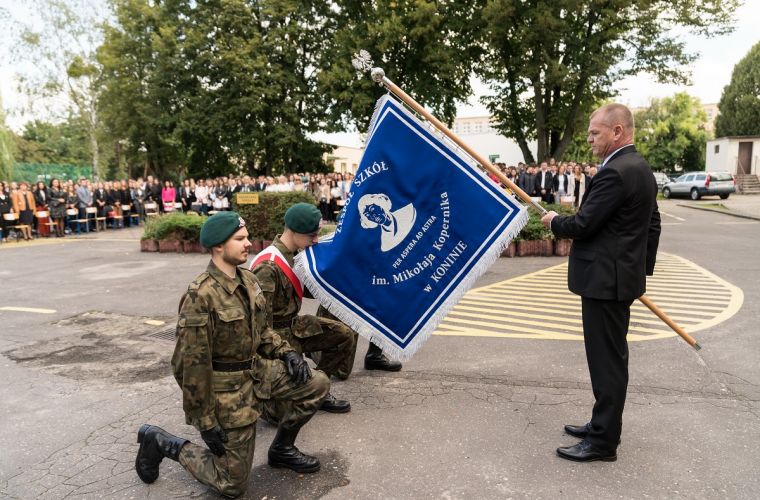 Link do artykułu - Nowy sztandar na 100-lecie „Kopernika”