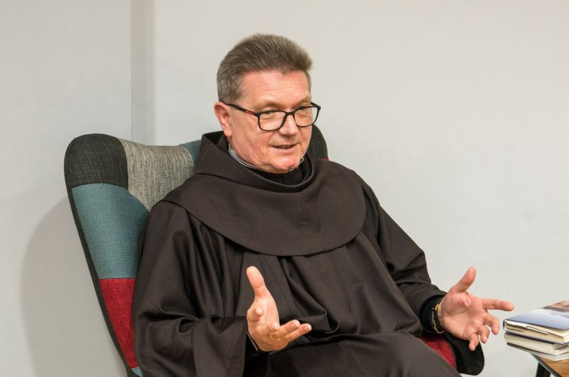 Link do artykułu - Poeta w habicie