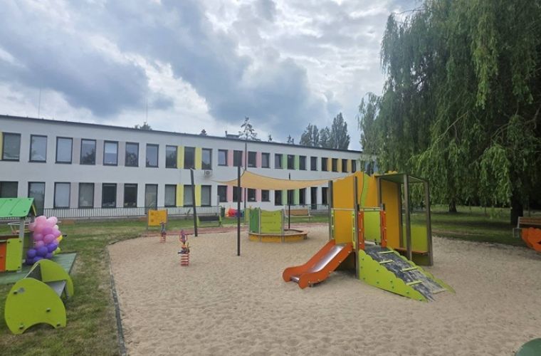 160 tysięcy dla miejskiego żłobka. Na zdjęciu widać nowy plac zabaw.