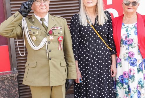 Msza św. i składanie kwiatów pod pomnikiem Marszałka Józefa Piłsudskiego