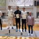 Zdjęcie przestawia uczestników I Pucharu Polski Juniorów w szabli który odbył się w Koninie