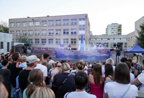 KOSMICZNA PODRÓŻ GULIWERA