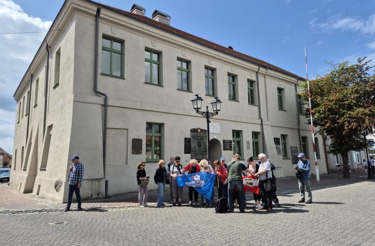 Link do artykułu - Z gimnazjum na Księżyc