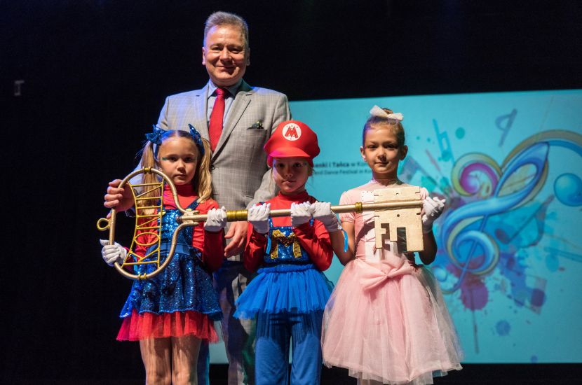 Link do artykułu - Międzynarodowy Dziecięcy Festiwal Piosenki i Tańca w Koninie oficjalnie otwarty