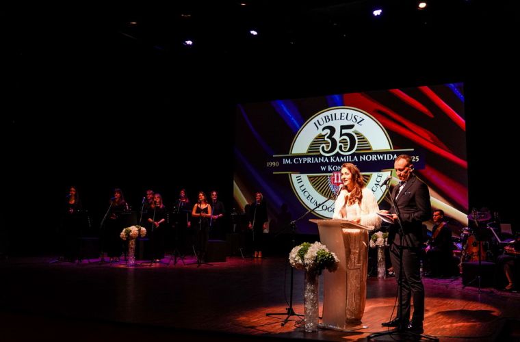 Link do artykułu -  35 lat III LO w Koninie