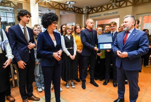 Wręczenie tytułu podczas sesji Rady Miasta Konina