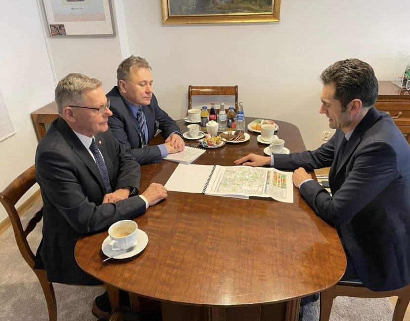 Link do artykułu - Rozmowy w Ministerstwie Infrastruktury o mostach, kolei i przejściu przez tory