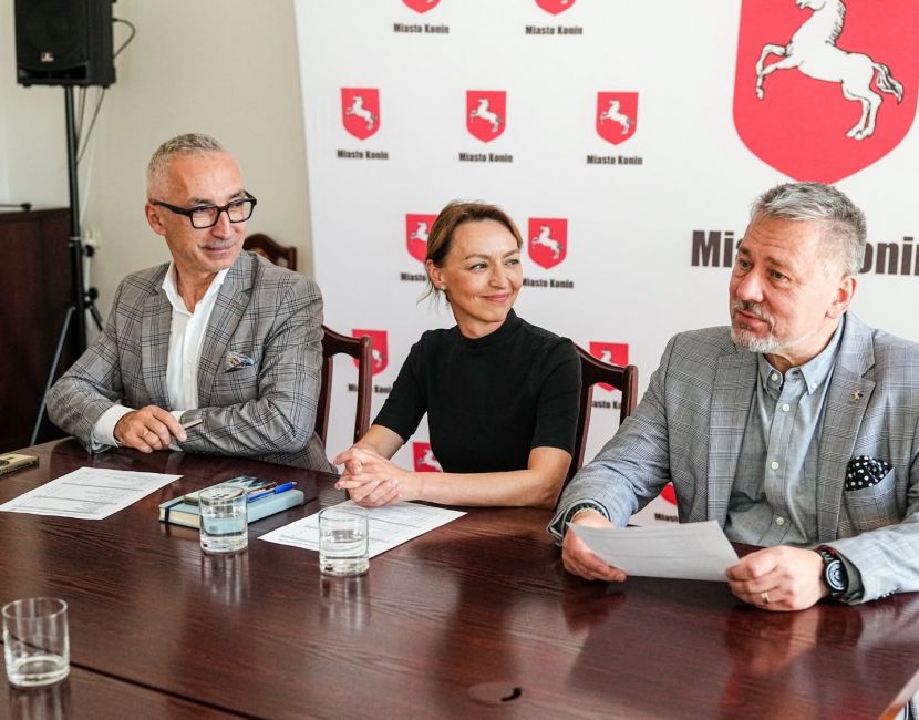 Na zdjęciu widzimy Kapitułę konkursu O Statuetkę Złotego Konia