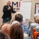 Na zdjęciu widzimy prowadzącego wykład o ohweśnickej gwarze