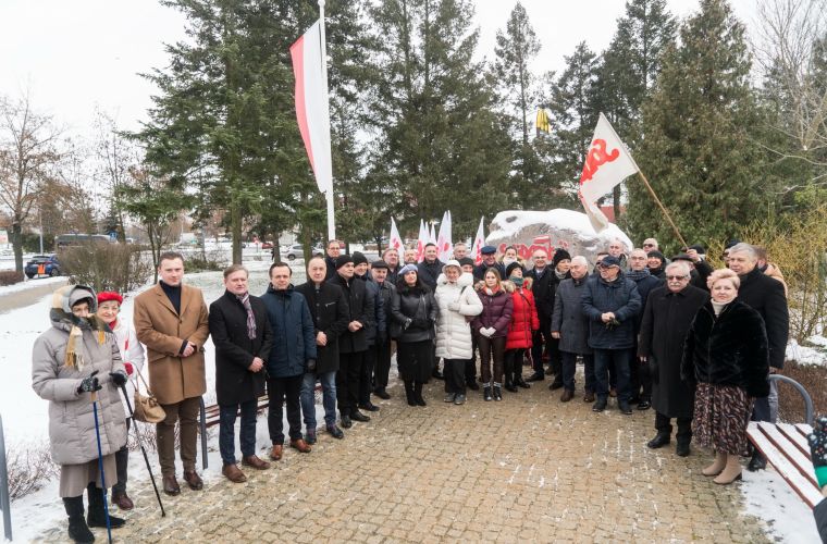 Link do artykułu - Hołd ofiarom stanu wojennego