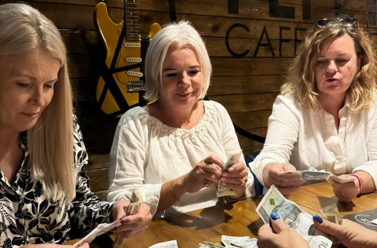 Link do artykułu - Rekordowa kwota na różowe skrzyneczki