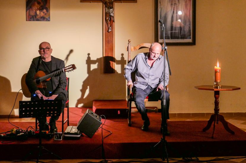 Zdjęcie przedstawia artystów koncertu Trzynasty Apostoł