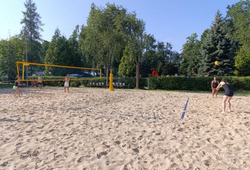 Galeria zdjęć do artykułu - Pierwszy turniej siatkówki plażowej o Puchar Prezydenta Konina Piotra Korytkowskiego