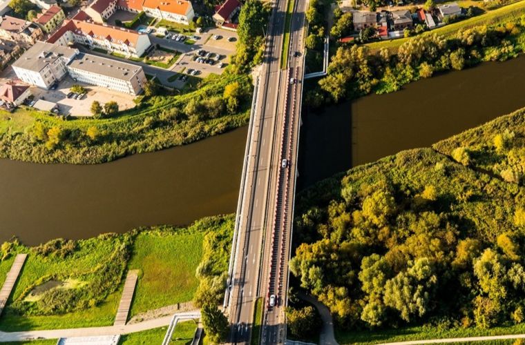 11 grudnia – zamknięcie mostu na Trasie Warszawskiej. Na zdjęciu widać zwężony most na Trasie Warszawskiej z lotu ptaka.