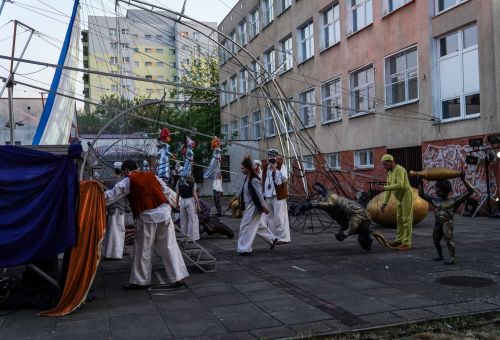 KOSMICZNA PODRÓŻ GULIWERA