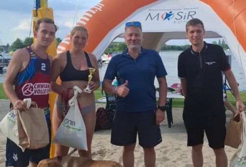 Galeria zdjęć do artykułu - Pierwszy turniej siatkówki plażowej o Puchar Prezydenta Konina Piotra Korytkowskiego