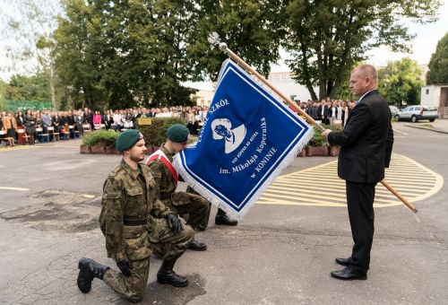 Nowy sztandar na 100-lecie