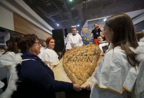 Orkiestrowy tort i chleb od Anielskiej Załogi