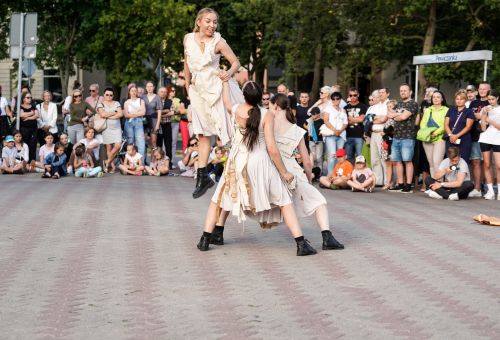 ORIGAMI KONIŃSKI TEATR TAŃCA