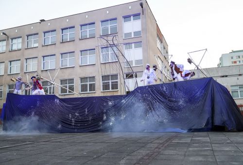KOSMICZNA PODRÓŻ GULIWERA