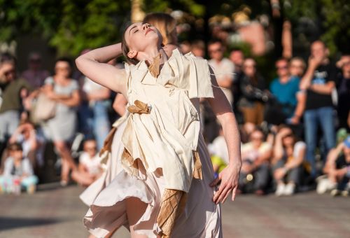 ORIGAMI KONIŃSKI TEATR TAŃCA