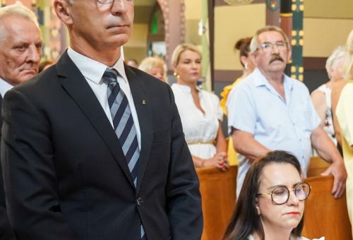 Msza św. i składanie kwiatów pod pomnikiem Marszałka Józefa Piłsudskiego