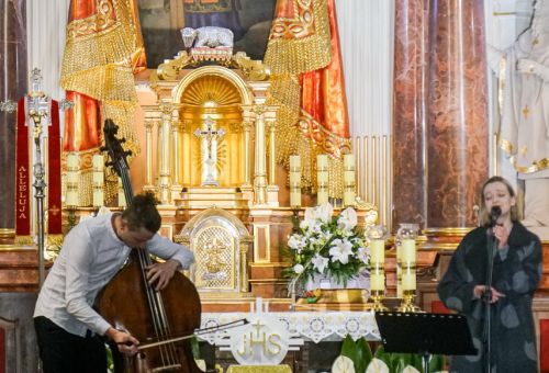 Galeria zdjęć do artykułu - Pieśni Maryjne na Dzień Matki