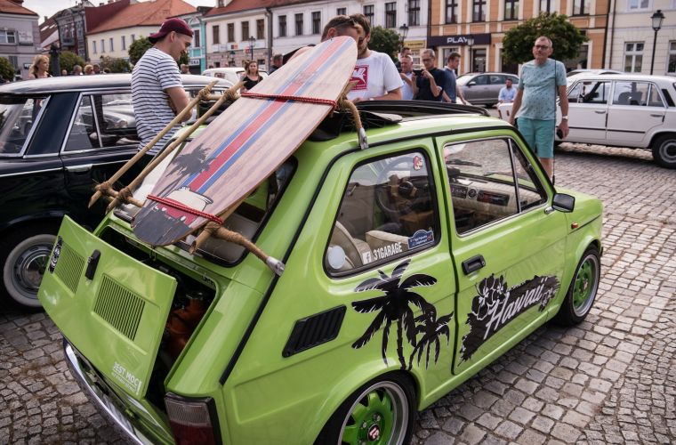 Link do artykułu - Plac pełen klasyków