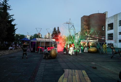 KOSMICZNA PODRÓŻ GULIWERA
