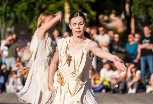 ORIGAMI KONIŃSKI TEATR TAŃCA