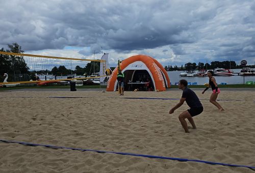 Galeria zdjęć do artykułu - Drugi turniej siatkówki plażowej o Puchar Prezydenta Konina Piotra Korytkowskiego zakończony