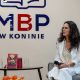 Na zdjęciu widzimy autorkę Magdalena Parys podczas spotkania w Miejskiej Bibliotece Publicznej w Koninie